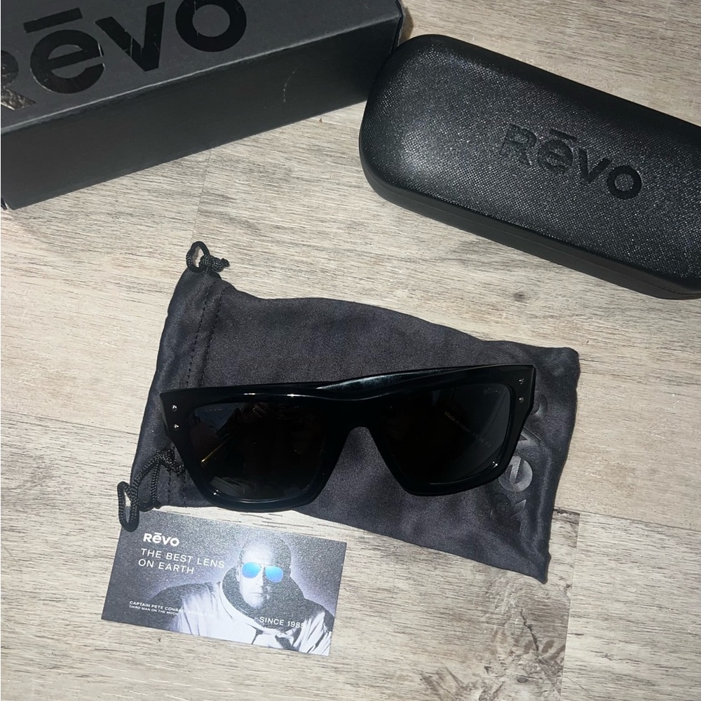 Revo Black Sunglasses RE 1241 01 Indigo Polarized Shiny Black NEW w/ case unisex